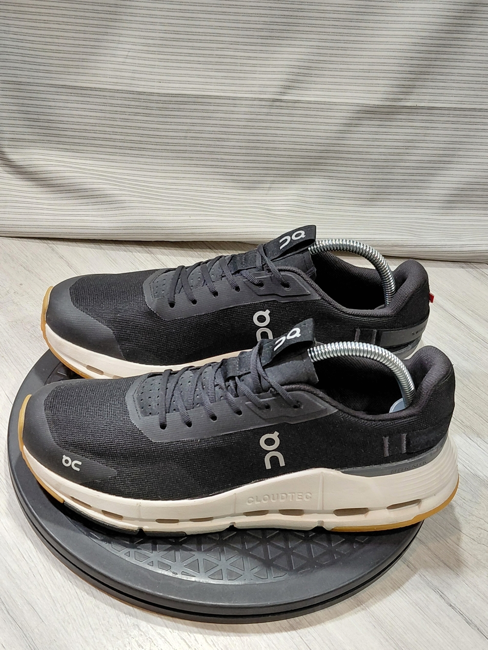 On Cloudnova Womens Form 2 Trainers Running Shoes Black-White Size W9.5 Medium